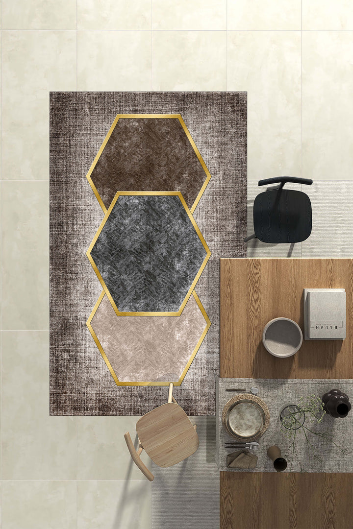 Modern Kahve Tonlarında Geometrik Desenli Halı Örtüsü – Kaymaz, Yıkanabilir, Altın Detaylı